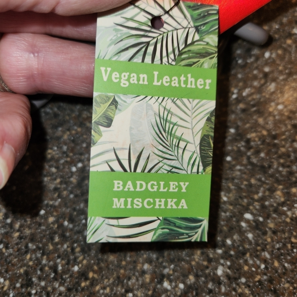 NWT Badgley Mischka Gray Wrapped Frame Clutch With Chain Strap Spring Closure - Picture 10 of 14